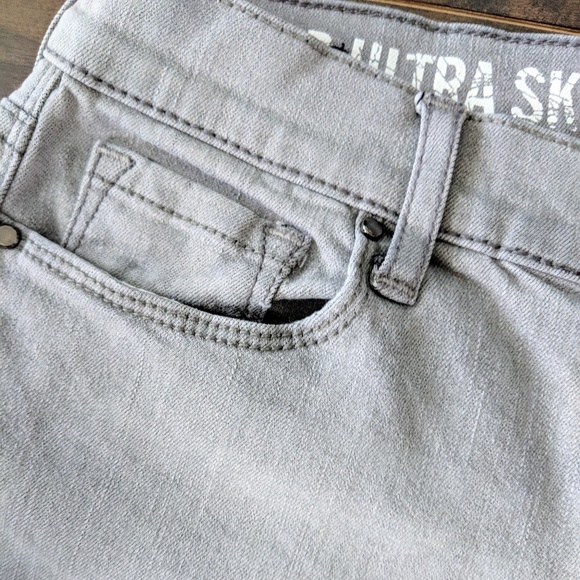 ❗SOLD❗DKNY Ave B Ultra Skinny Jeans in Ash Grey - Picture 2 of 5